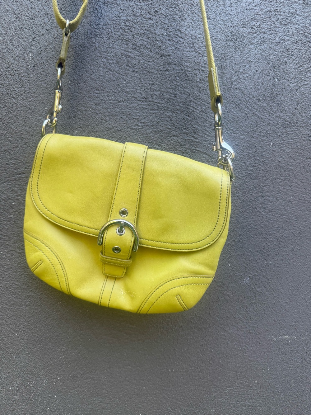 Vintage Y2K Coach yellow/green soho bag